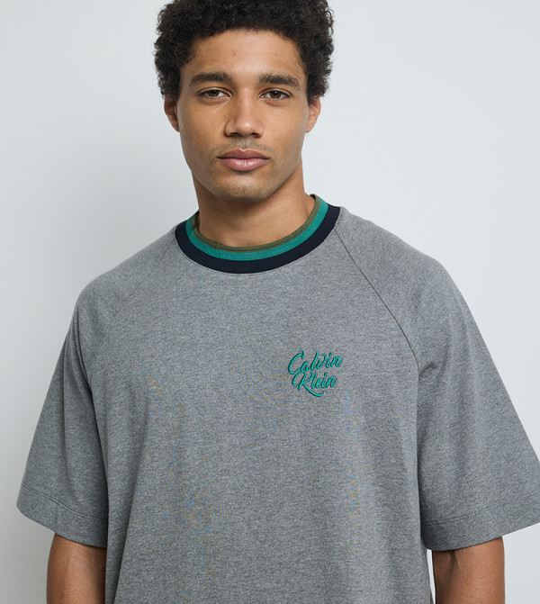 كالفن كلاين جينز كالفن كلاين جينز - رمادي Round Neck T-Shirts