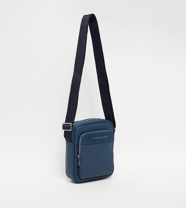 Tommy Hilfiger  Cross Body & Sling Bags - Blue undefined