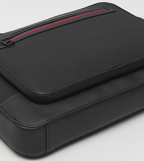 Tommy Hilfiger  Bags - BLACK Duffel Bags