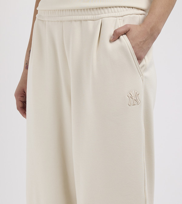 إم إل بي بناطيل رياضية - أوف وايت Sweatpants