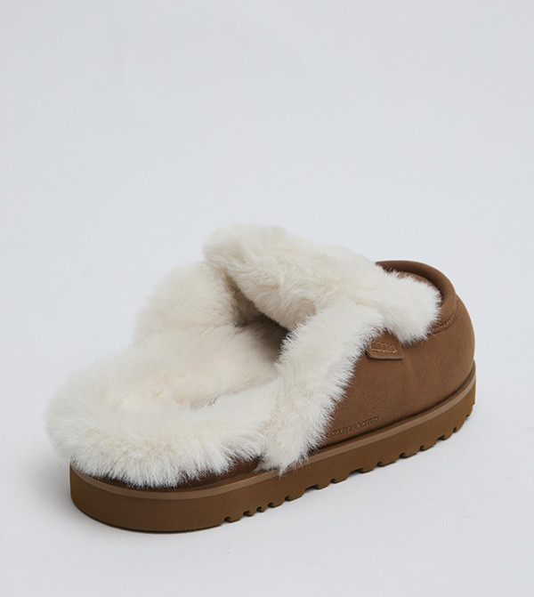 تشارلز آند كيث  Slip-Ons - بني  سهل الارتداء