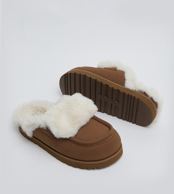 تشارلز آند كيث  Slip-Ons - بني  سهل الارتداء