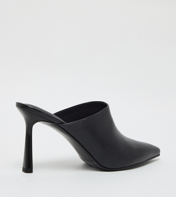 Charles & Keith Charles & Keith - Black Pumps