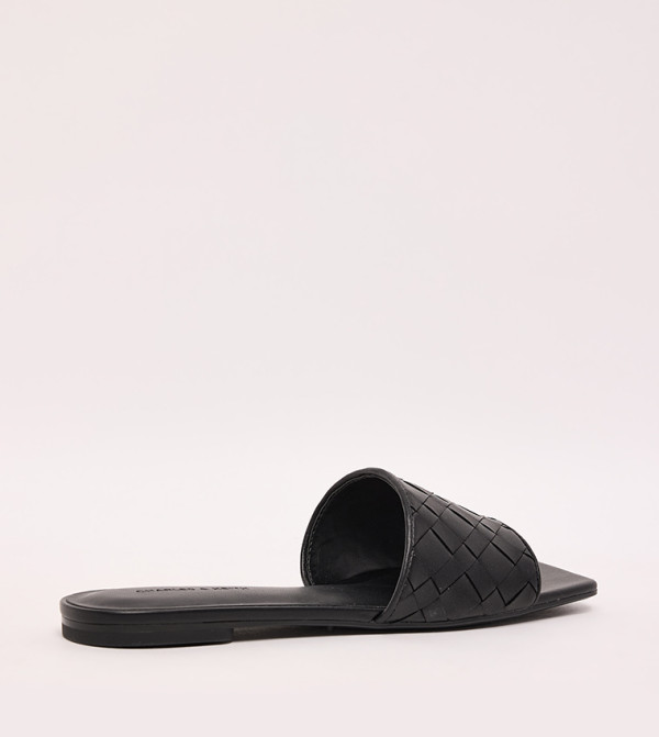تشارلز آند كيث - أسود Flat Sandals