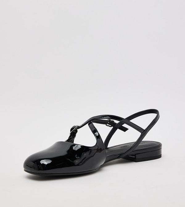 Charles & Keith  Flat Shoes - Black undefined