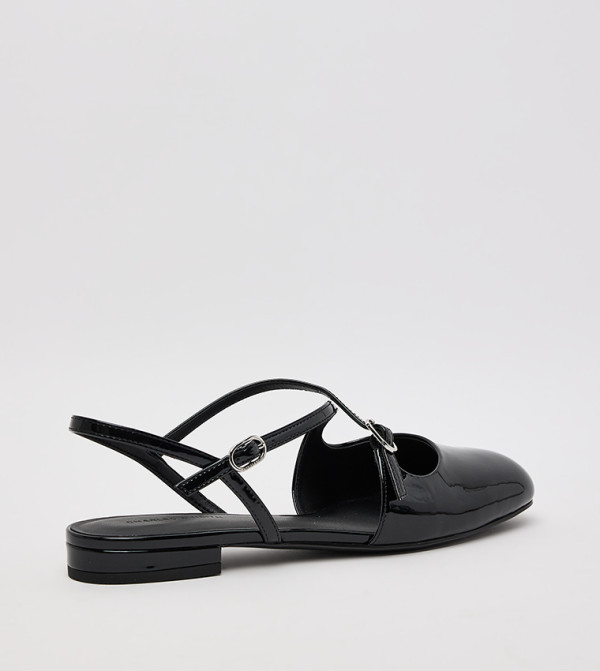 Charles & Keith  Flat Shoes - Black undefined