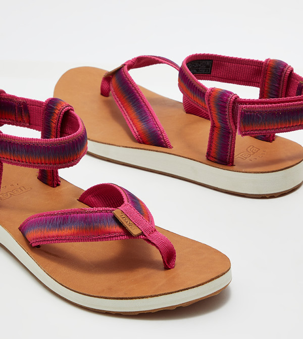 تيفا تيفا - أحمر Flat Sandals