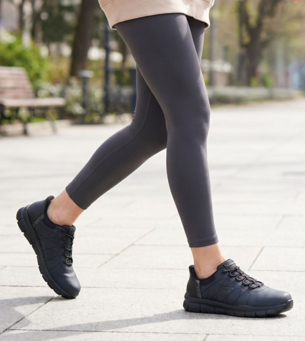 Skechers  - Black Low Top