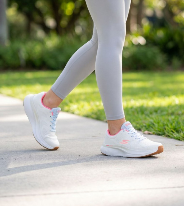 Skechers Skechers - Beige Walking Shoes