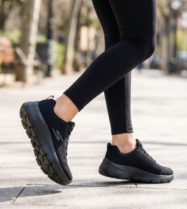 Skechers Skechers - Black Walking Shoes