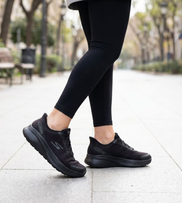 Skechers Skechers - Black Walking Shoes