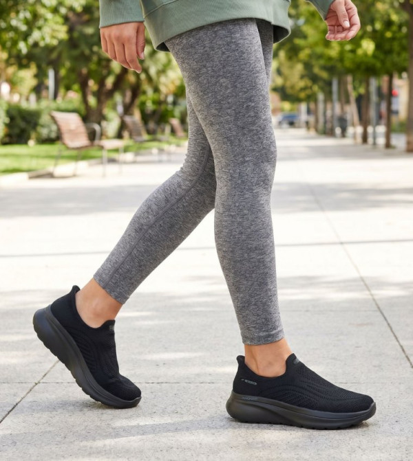 Skechers Skechers - Black Walking Shoes
