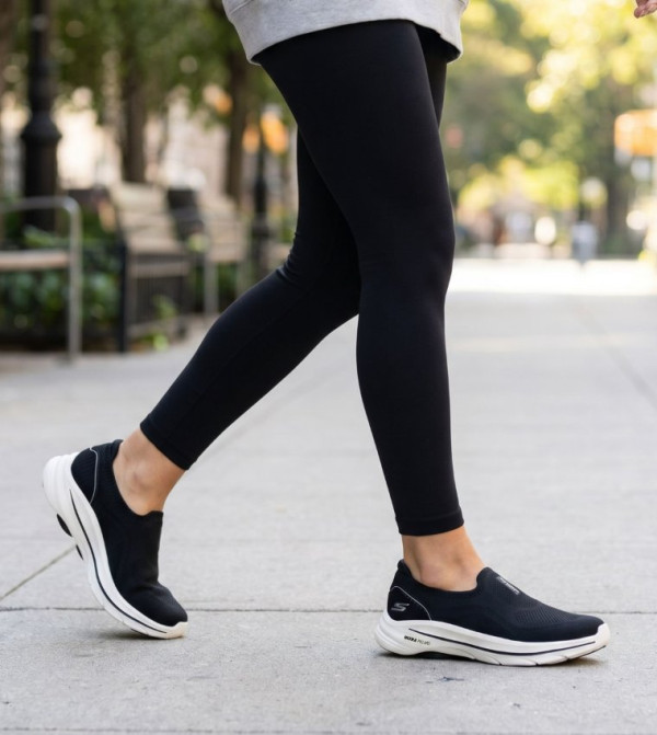 Skechers Skechers - Black Walking Shoes