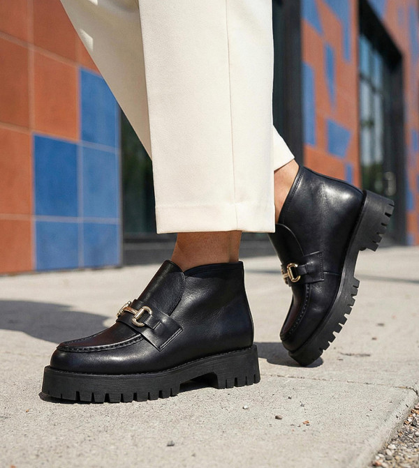 Steve Madden  Boots - Black Chelsea Boots