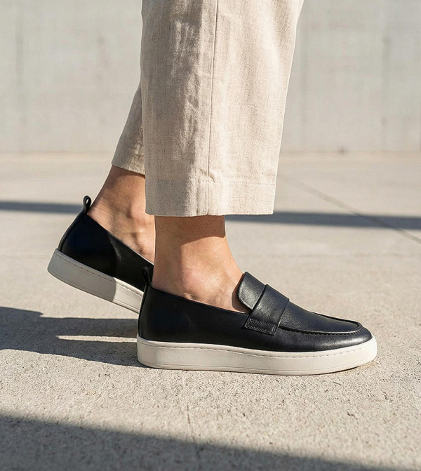 Steve Madden  Loafers & Moccasins - Black undefined