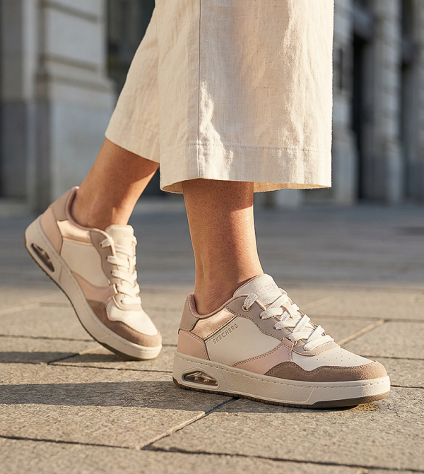 Skechers  - Multi Low Top