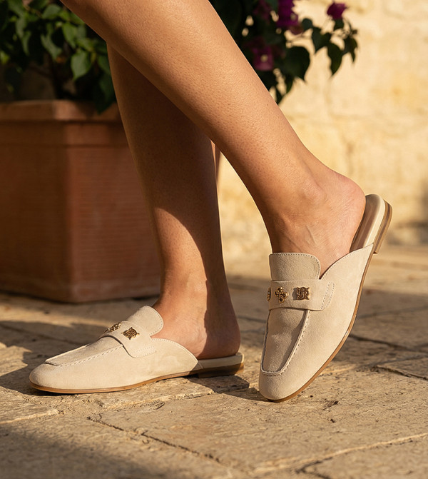 Guess  - Beige Casual Slip-ons