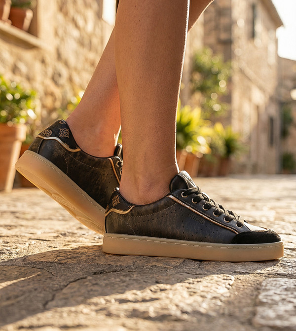Guess Guess - BLACK Low Top