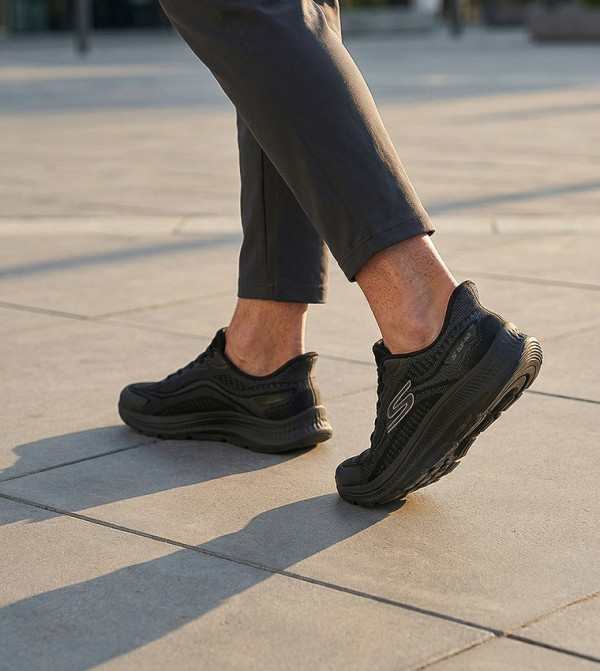 Skechers Skechers - Black Running Shoes