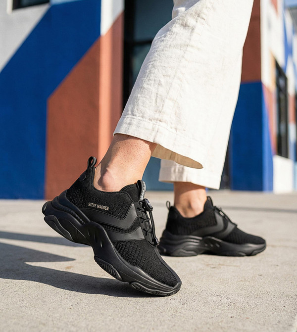 Steve Madden  - Black Low Top