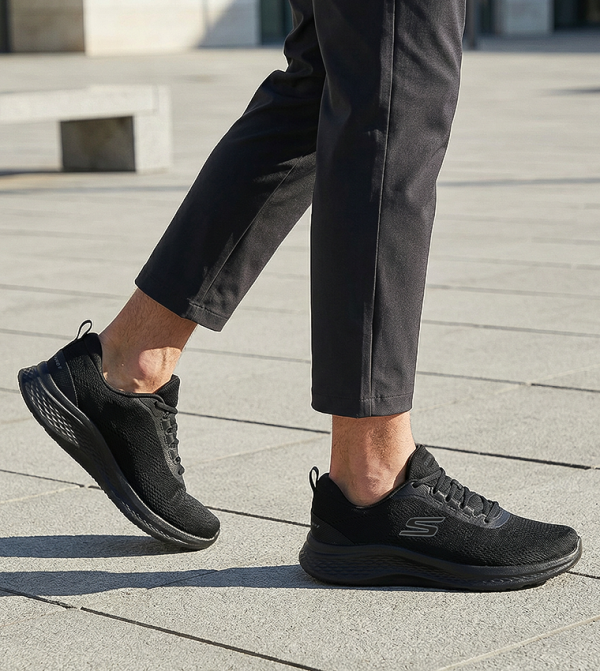 Skechers Skechers - Black Low Top