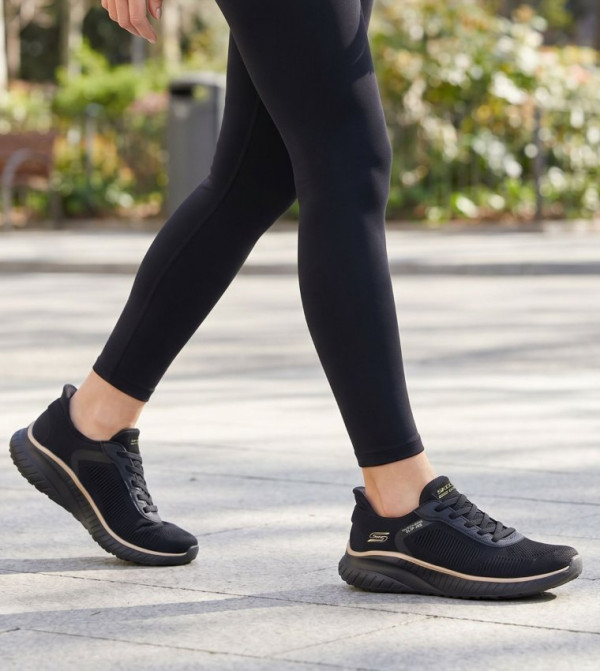 سكيتشرز  Slip-Ons - أسود سهل الارتداء