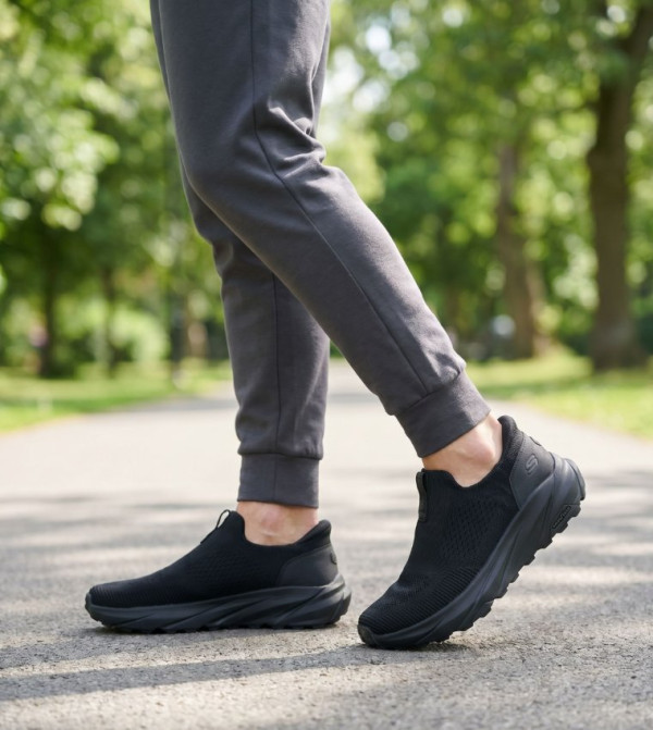 Skechers Skechers - Black Walking Shoes