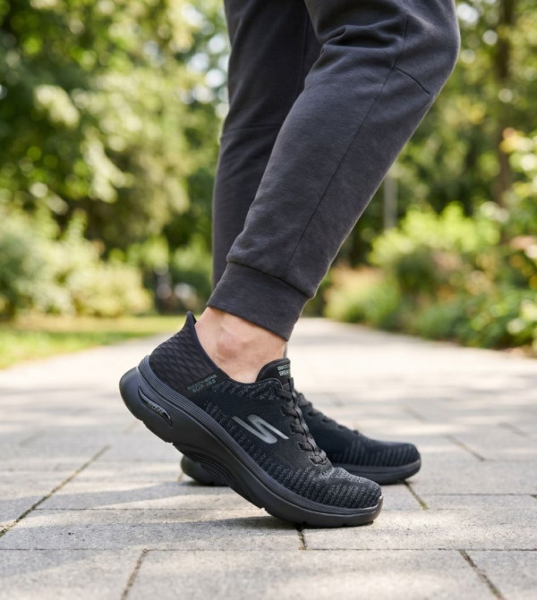 Skechers Skechers - Black Walking Shoes