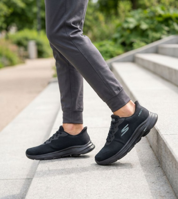 Skechers  Walking Shoes - Black Walking Shoes