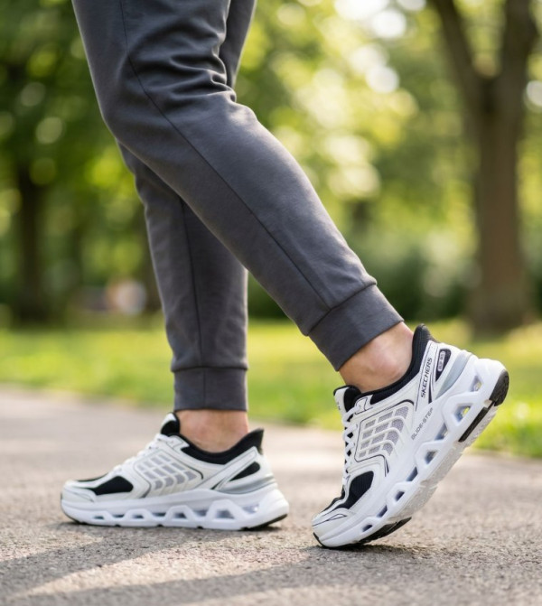 Skechers Low Top - White Low Top