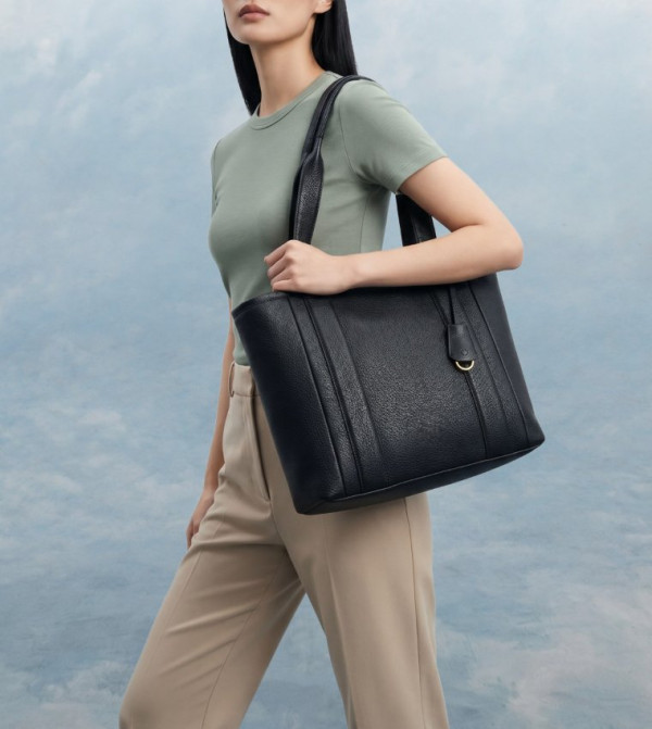 كول ات سبرنج كول ات سبرنج - أسود حقائب يد كبيرة