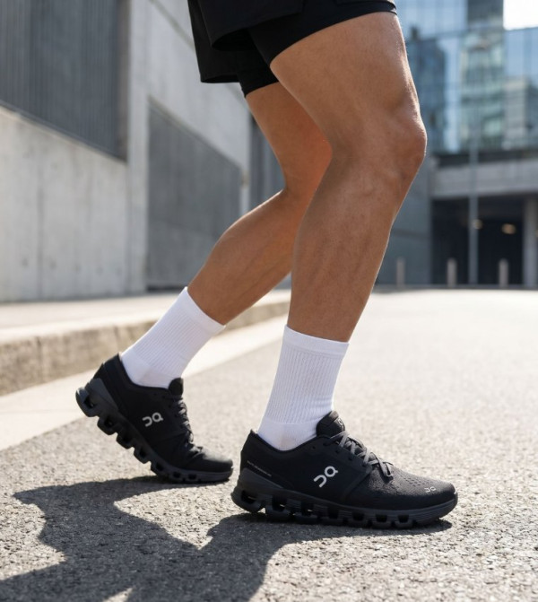 ON On - Black Running Shoes