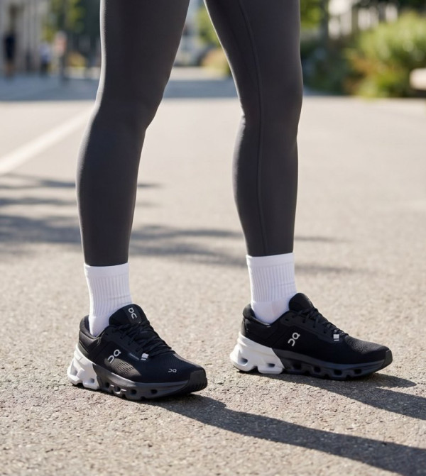 ON  Shoes - Black Running Shoes