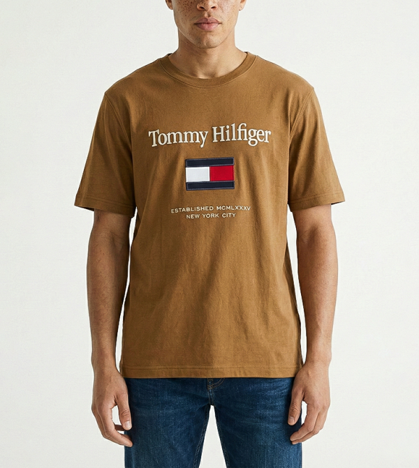 تومي هيلفيغر تومي هيلفيغر - بني  Round Neck T-Shirts