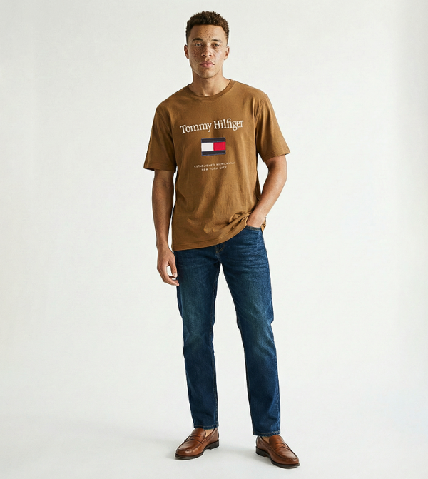 تومي هيلفيغر تومي هيلفيغر - بني  Round Neck T-Shirts