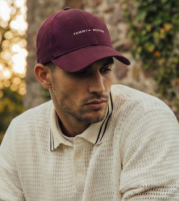 تومي هيلفيغر  كابات وقبعات - بني محمر  قبعات