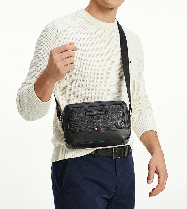 تومي هيلفيغر تومي هيلفيغر - أسود Cross Body & Sling Bags