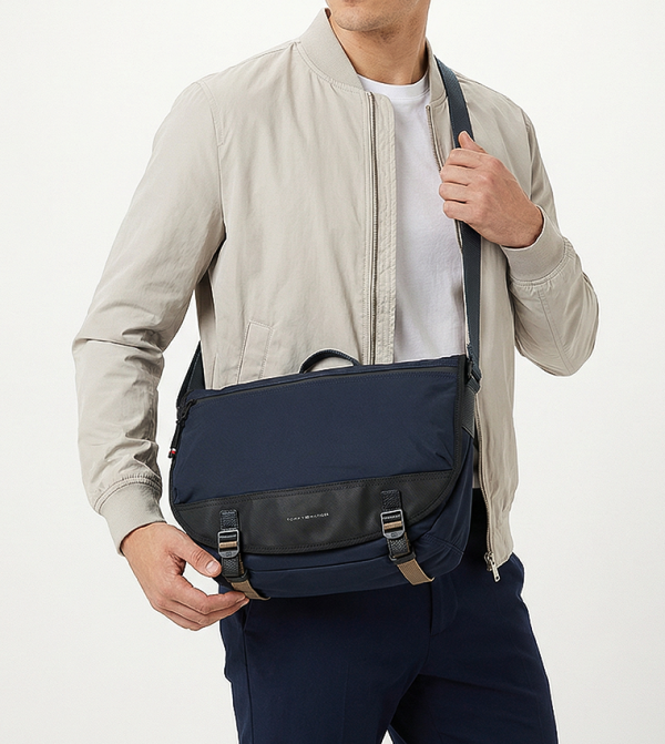 Tommy Hilfiger Messenger Bags - Navy undefined