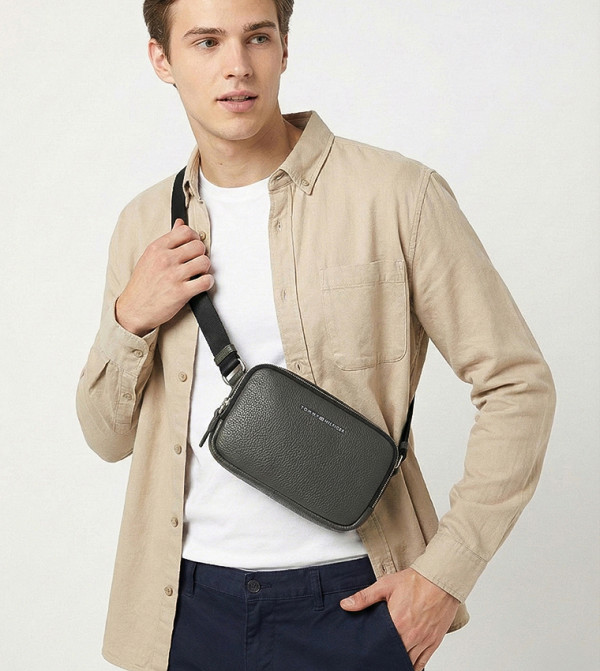 Tommy Hilfiger  Cross Body & Sling Bags - Green Cross Body & Sling Bags