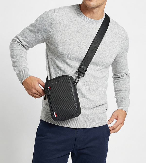 Tommy Hilfiger Tommy Hilfiger - Black Cross Body & Sling Bags