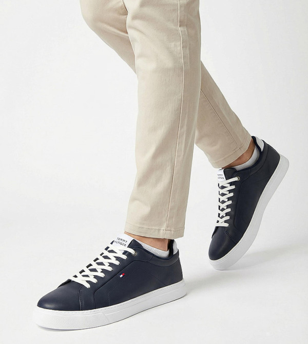 Tommy Hilfiger Tommy Hilfiger - Navy Low Top