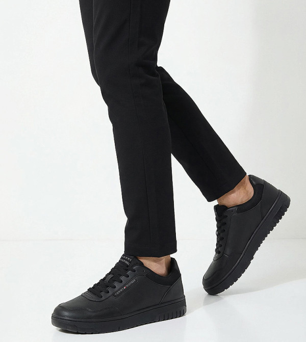 Tommy Hilfiger  Low Top - Black Low Top