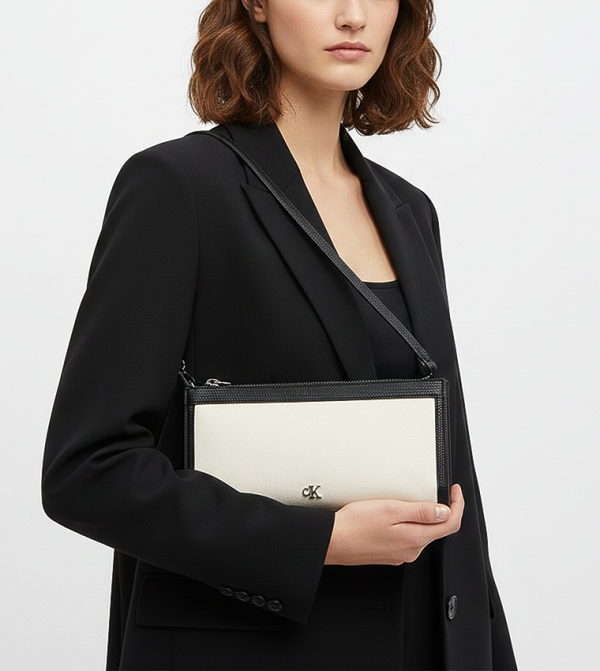 Calvin Klein Calvin Klein - Cream Shoulder bags