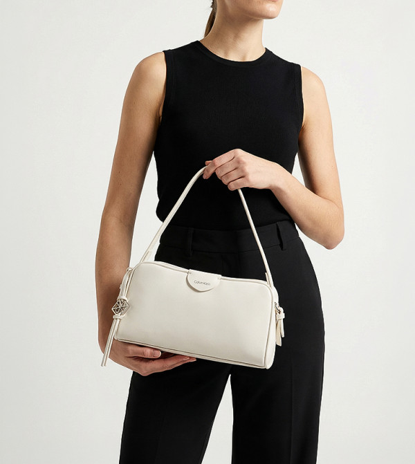 Calvin Klein Calvin Klein - White Shoulder bags