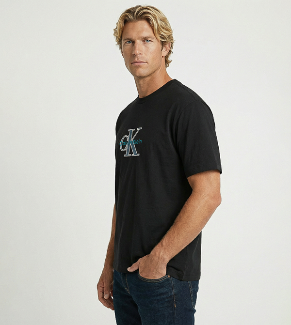 Calvin Klein Jeans Calvin Klein Jeans - BLACK Round Neck T-Shirts