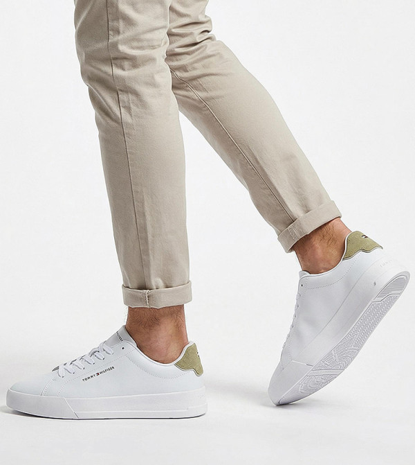 تومي هيلفيغر  أحذية برقبة قصيرة - أبيض أحذية برقبة منخفضة 