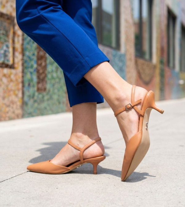 Steve Madden Steve Madden - Beige Pumps