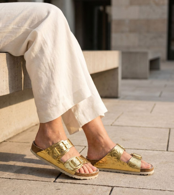 بيركنستوك  صنادل - ذهبي Flat Sandals