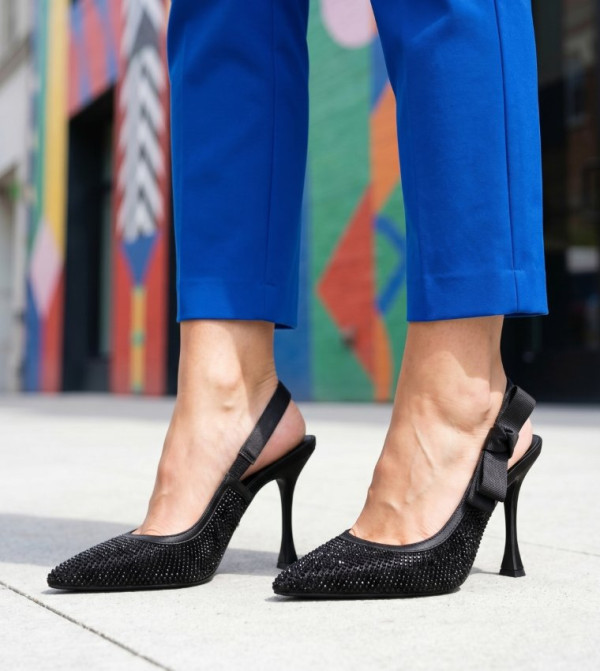 Steve Madden  Sandals - Black Pumps