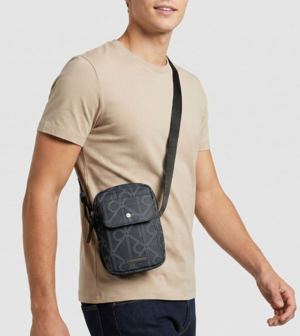 كالفين كلاين كالفين كلاين - رمادي Cross Body & Sling Bags